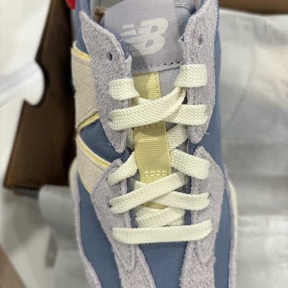 NEW BALANCE 327 - Picture 8 of 10